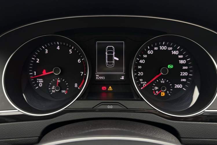 Used Volkswagen Magotan 2019 380TSI DSG Luxury Model China V Standard Odometer Close Up