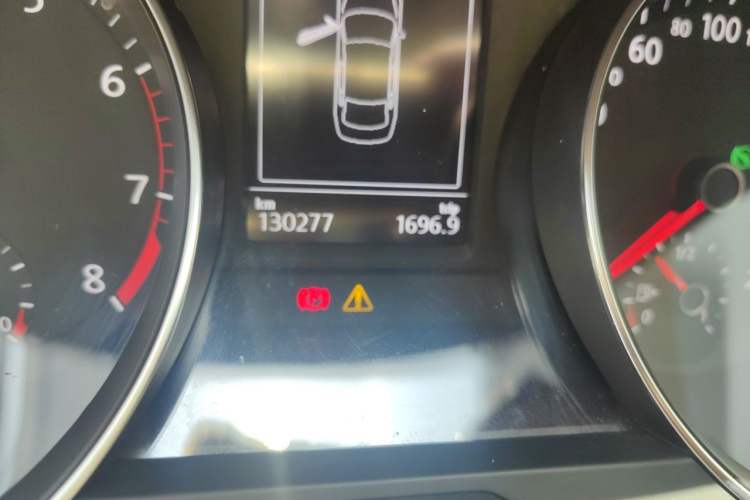 Used Volkswagen Magotan 2019 330TSI DSG Luxury Model China V Standard Odometer Close Up