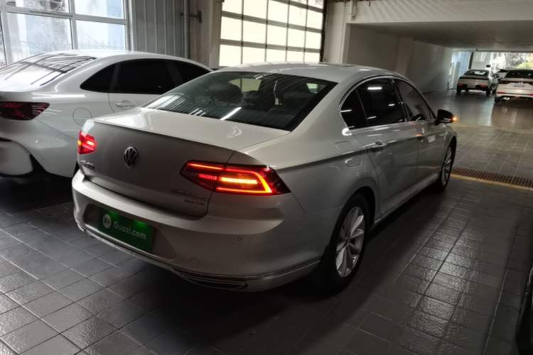 Used Volkswagen Magotan 2019 330TSI DSG Leading Model China VI Standard Rear Right 45 Deg
