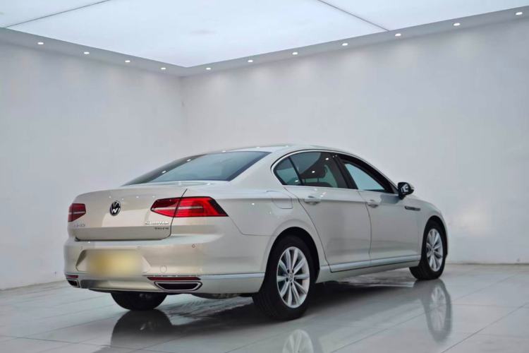 Used Volkswagen Magotan 2019 330TSI DSG Leading Edition China V Standard Rear Right 45 Deg