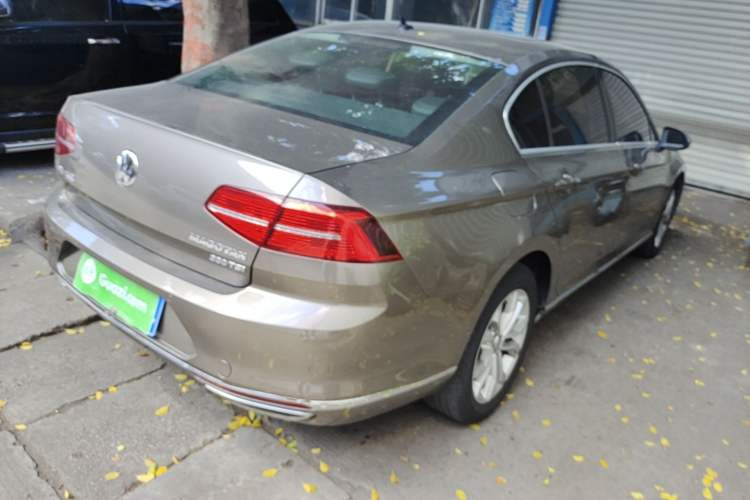 Used Volkswagen Magotan 2019 330TSI DSG Luxury Model China V Standard Rear Right 45 Deg