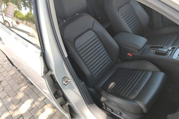 Used Volkswagen Magotan 2019 330TSI DSG Luxury Version China VI Standard Right Front Seat