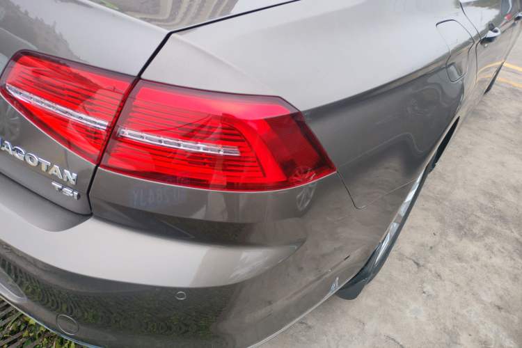 Used Volkswagen Magotan 2019 280TSI DSG Comfort Model China VI Standard Right Rear Taillight