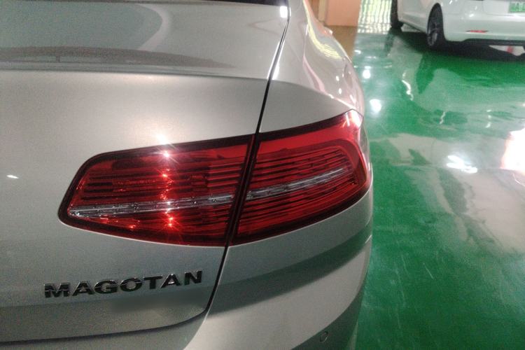 Used Volkswagen Magotan 2019 330TSI DSG Luxury Model China V Standard Right Rear Taillight