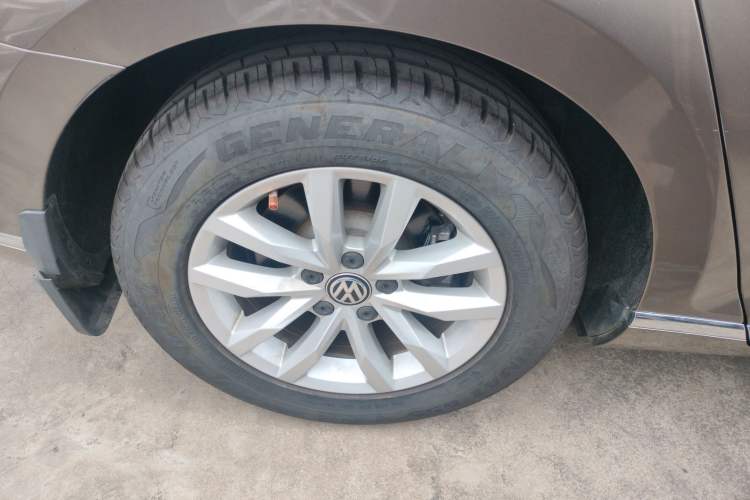 Used Volkswagen Magotan 2019 280TSI DSG Comfort Model China VI Standard Right Rear Wheel Hub