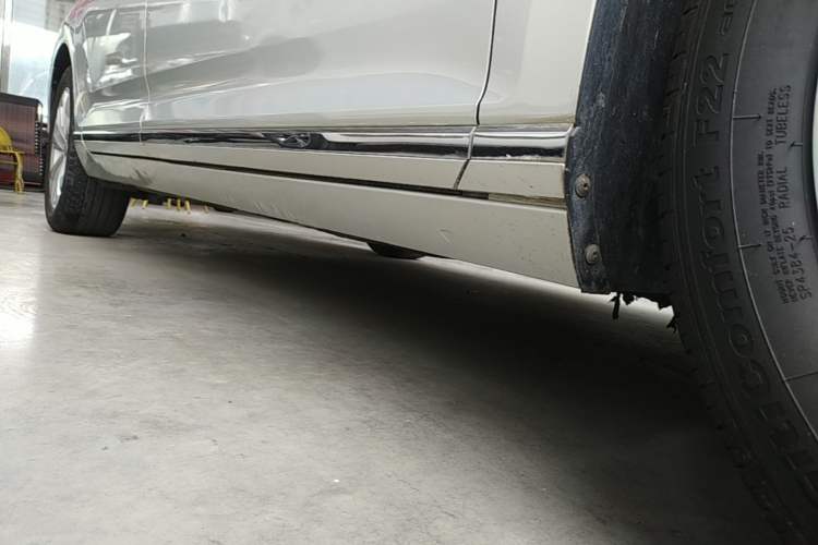 Used Volkswagen Magotan 2019 330TSI DSG Luxury Model China V Standard Right Side Sill