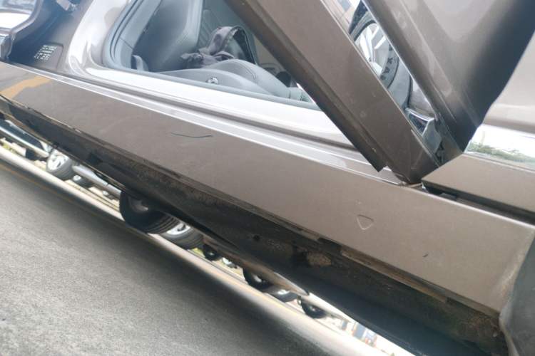 Used Volkswagen Magotan 2019 280TSI DSG Comfort Model China VI Standard Right Side Sill
