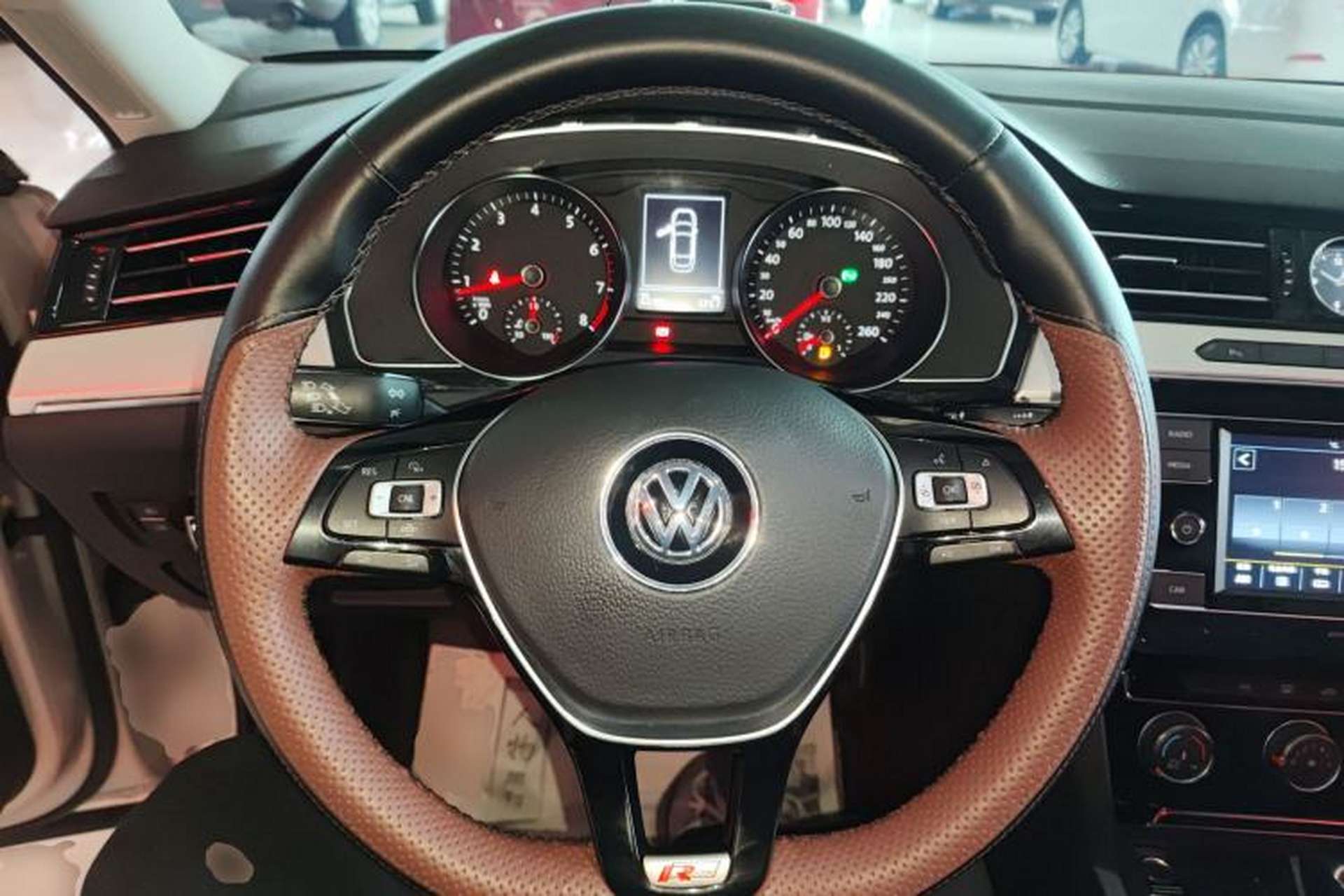 Used Volkswagen Magotan 2019 330TSI DSG Leading Edition China V Standard Steering Wheel