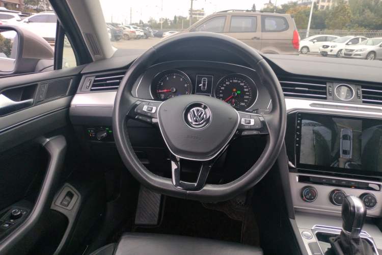 Used Volkswagen Magotan 2019 280TSI DSG Comfort Model China VI Standard Steering Wheel