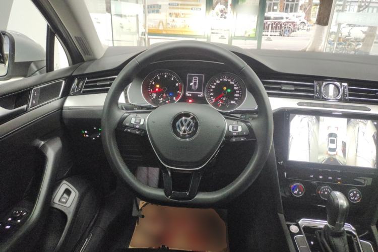 Used Volkswagen Magotan 2019 330TSI DSG Leading Model China VI Standard Steering Wheel