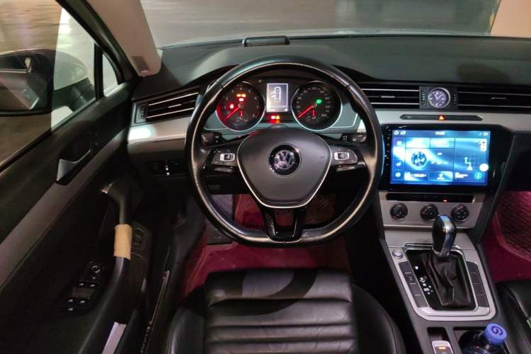 Used Volkswagen Magotan 2019 280TSI DSG Comfort Model China V Standard Steering Wheel