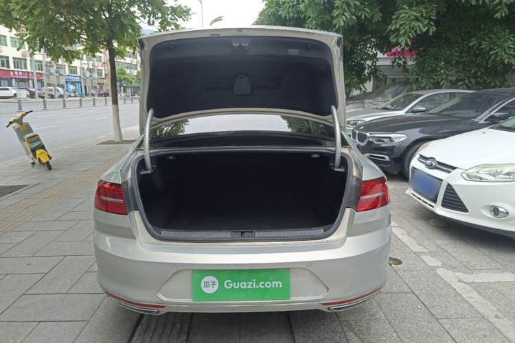 Used Volkswagen Magotan 2019 330TSI DSG Luxury Version China VI Standard Trunk