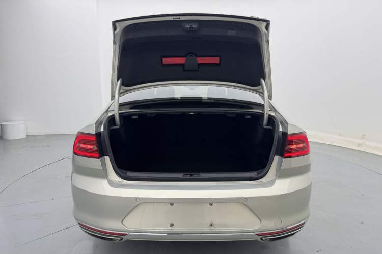 Used Volkswagen Magotan 2019 380TSI DSG Luxury Model China V Standard Trunk