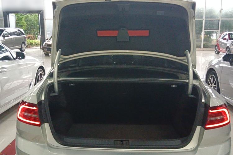 Used Volkswagen Magotan 2019 330TSI DSG Leading Edition China V Standard Trunk