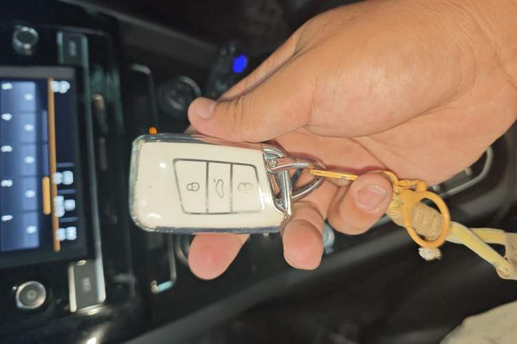 Used Volkswagen Magotan 2019 330TSI DSG Leading Model China VI Standard Vehicle Key