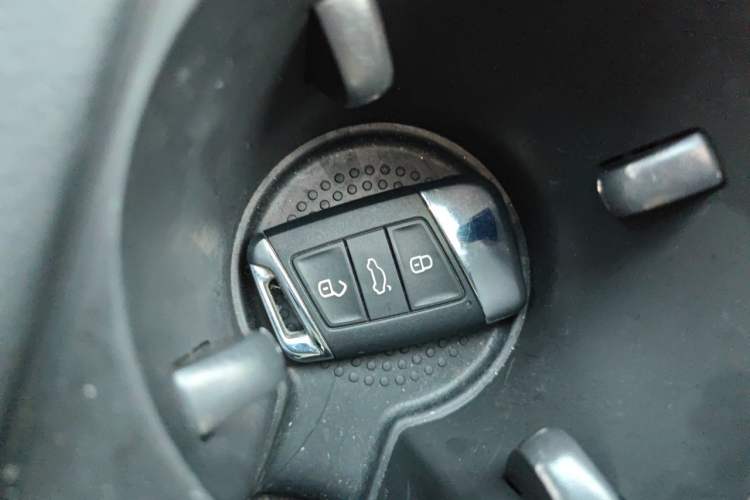 Used Volkswagen Magotan 2019 330TSI DSG Luxury Version China VI Standard Vehicle Key