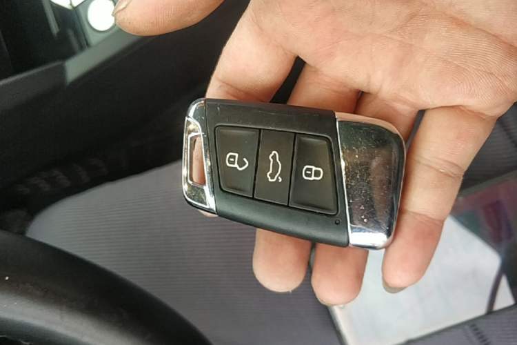 Used Volkswagen Magotan 2019 330TSI DSG Luxury Model China V Standard Vehicle Key