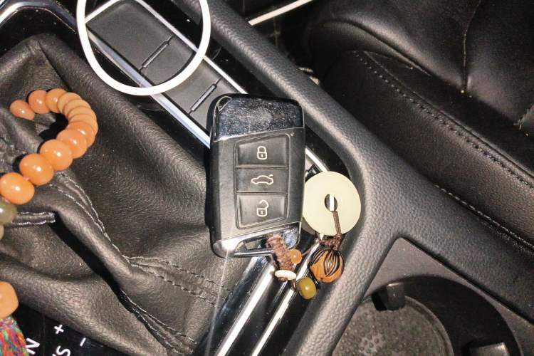 Used Volkswagen Magotan 2019 330TSI DSG Luxury Model China V Standard Vehicle Key