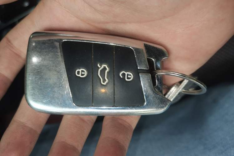 Used Volkswagen Magotan 2019 330TSI DSG Luxury Version China VI Standard Vehicle Key