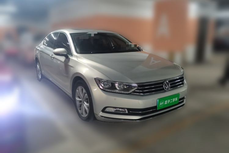 Used Volkswagen Magotan 2019 330TSI DSG Luxury Model China V Standard Front Right 45 Deg
