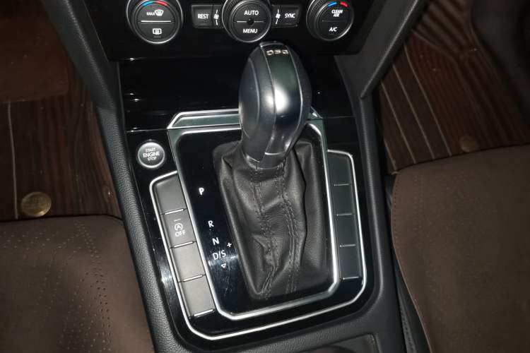 Used Volkswagen Magotan 2019 330TSI DSG Luxury Model China V Standard Gear Lever