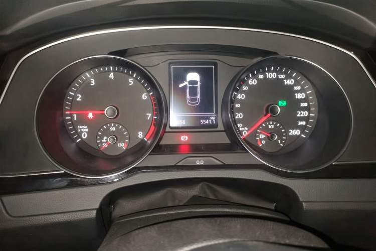 Used Volkswagen Magotan 2019 330TSI DSG Luxury Model China V Standard Instrument Cluster