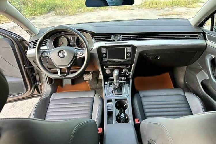Used Volkswagen Magotan 2019 330TSI DSG Leading Edition China V Standard Interior 1