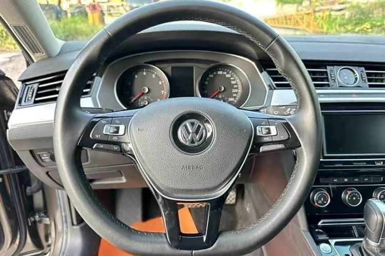 Used Volkswagen Magotan 2019 330TSI DSG Leading Edition China V Standard Interior 2