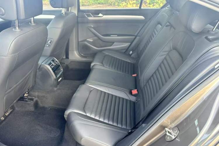 Used Volkswagen Magotan 2019 330TSI DSG Leading Edition China V Standard Interior 7