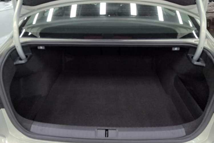 Used Volkswagen Magotan 2019 330TSI DSG Leading Edition China V Standard Trunk