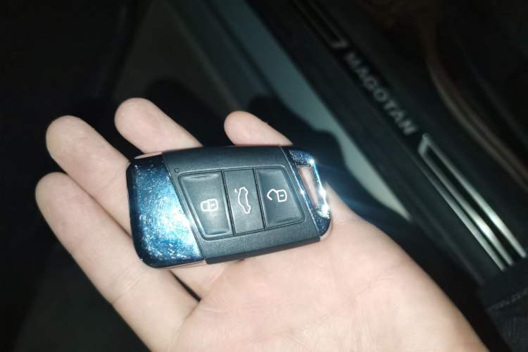 Used Volkswagen Magotan 2019 330TSI DSG Luxury Model China V Standard Vehicle Key