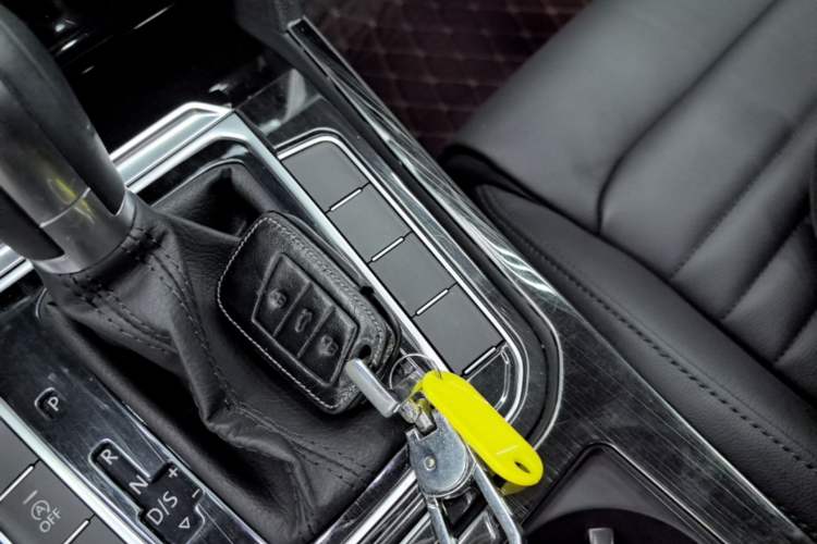 Used Volkswagen Magotan 2019 330TSI DSG Leading Edition China V Standard Vehicle Key