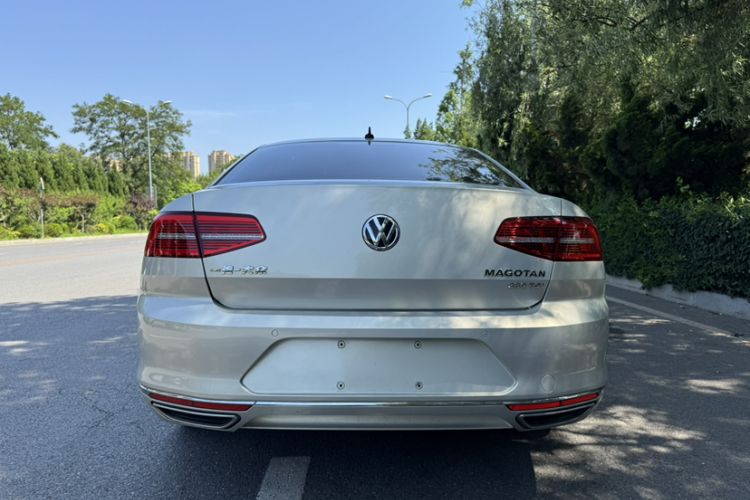 Used Volkswagen Magotan 2019 330TSI DSG Luxury Model China V Standard Exterior 4
