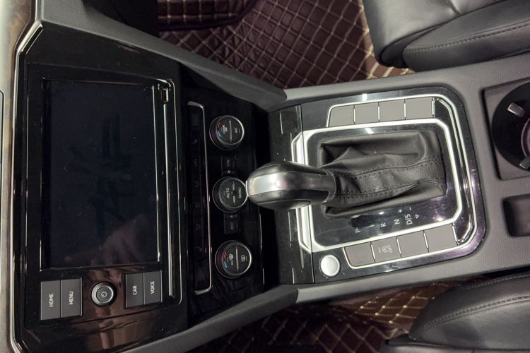 Used Volkswagen Magotan 2019 330TSI DSG Luxury Model China V Standard Gear Lever