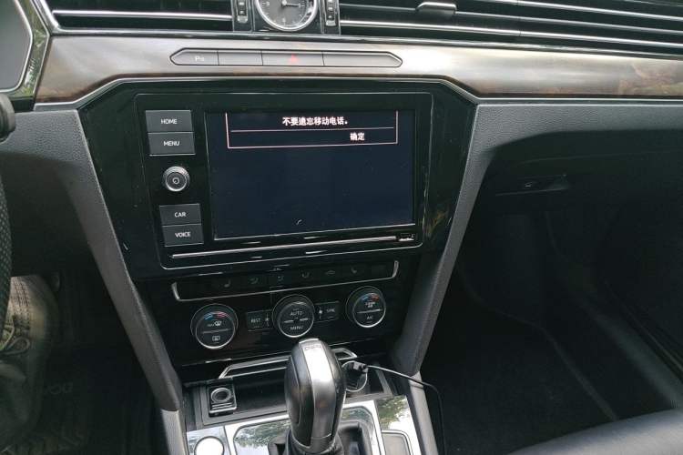 Used Volkswagen Magotan 2019 330TSI DSG Luxury Version China VI Standard Audio And AC Panel