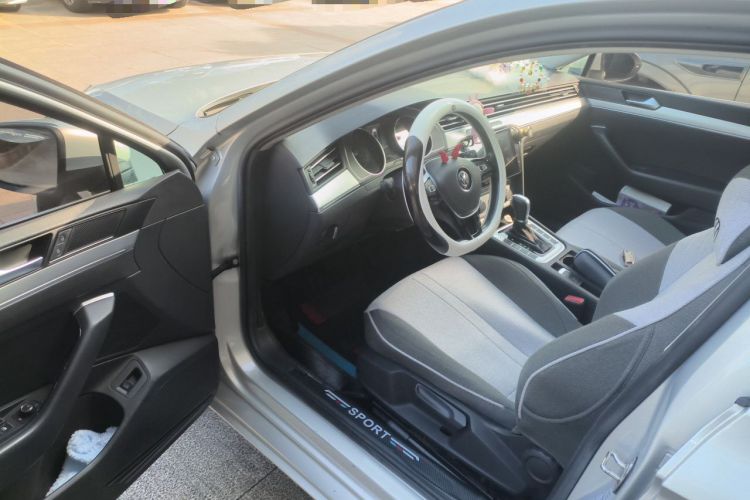 Used Volkswagen Magotan 2019 280TSI DSG Comfort Model China VI Standard Driver Seat