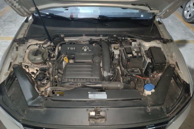 Used Volkswagen Magotan 2019 280TSI DSG Comfort Model China VI Standard Engine Bay