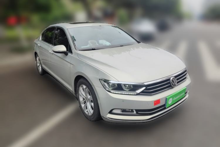 Used Volkswagen Magotan 2019 330TSI DSG Luxury Version China VI Standard Front Right 45 Deg
