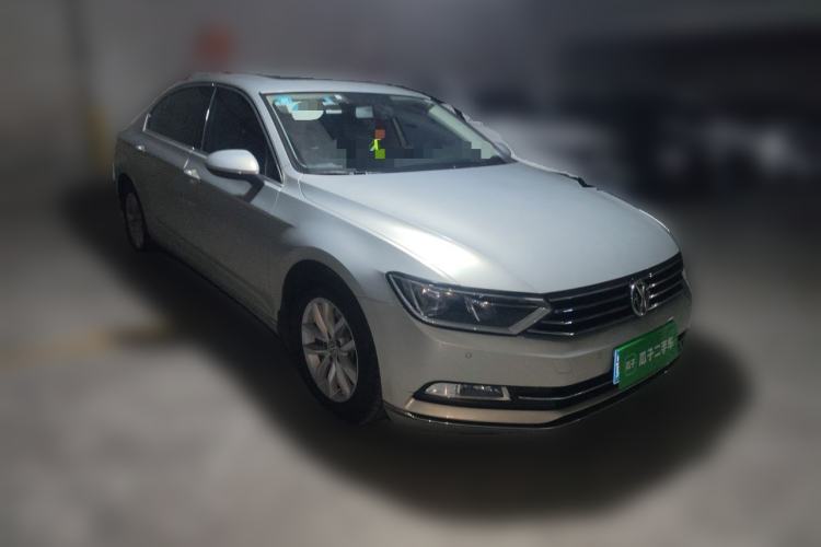 Used Volkswagen Magotan 2019 280TSI DSG Comfort Model China VI Standard Front Right 45 Deg