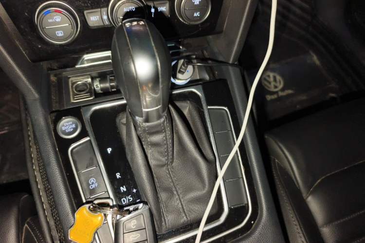 Used Volkswagen Magotan 2019 330TSI DSG Luxury Model China V Standard Gear Lever