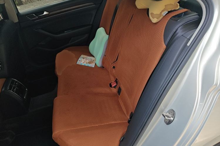 Used Volkswagen Magotan 2019 330TSI DSG Luxury Version China VI Standard Left Rear Seat