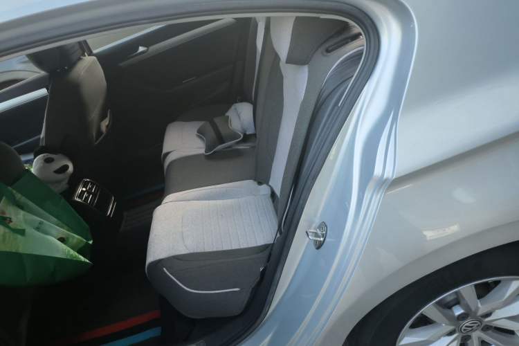 Used Volkswagen Magotan 2019 280TSI DSG Comfort Model China VI Standard Left Rear Seat