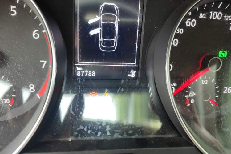 Used Volkswagen Magotan 2019 330TSI DSG Luxury Version China VI Standard Odometer Close Up