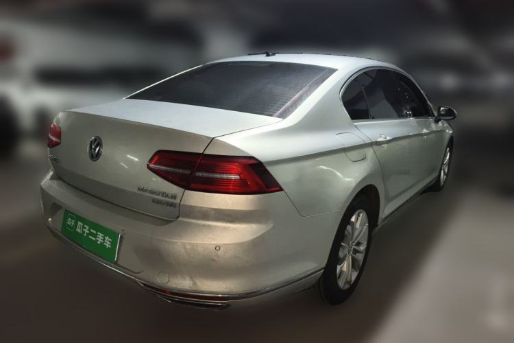 Used Volkswagen Magotan 2019 330TSI DSG Luxury Model China V Standard Rear Right 45 Deg