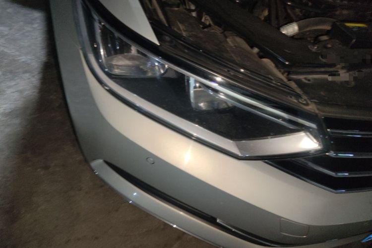 Used Volkswagen Magotan 2019 280TSI DSG Comfort Model China VI Standard Right Front Headlight