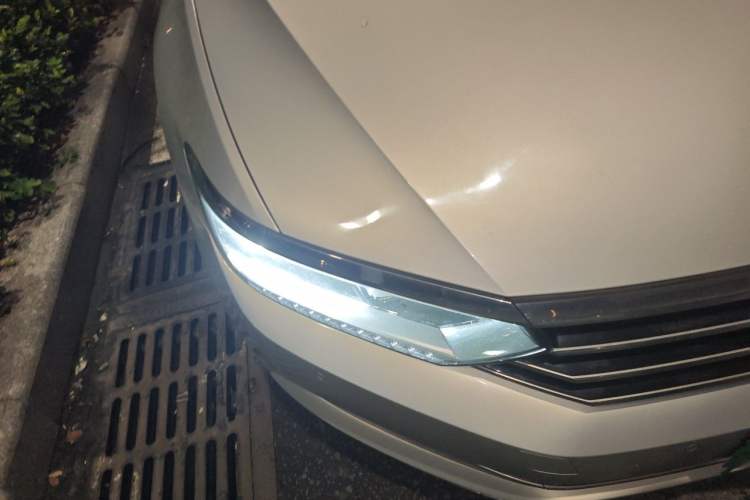 Used Volkswagen Magotan 2019 330TSI DSG Luxury Version China VI Standard Right Front Headlight
