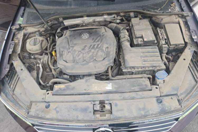 Used Volkswagen Magotan 2019 330TSI DSG Luxury Model China V Standard Engine Bay