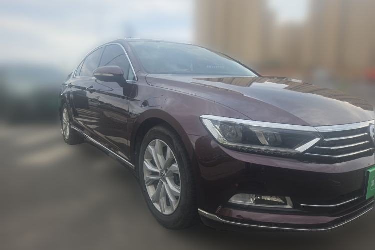 Used Volkswagen Magotan 2019 330TSI DSG Luxury Model China V Standard Front Right 45 Deg