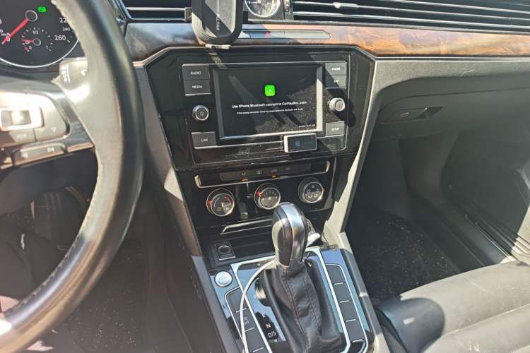 Used Volkswagen Magotan 2019 330TSI DSG Leading Model China VI Standard Audio And AC Panel
