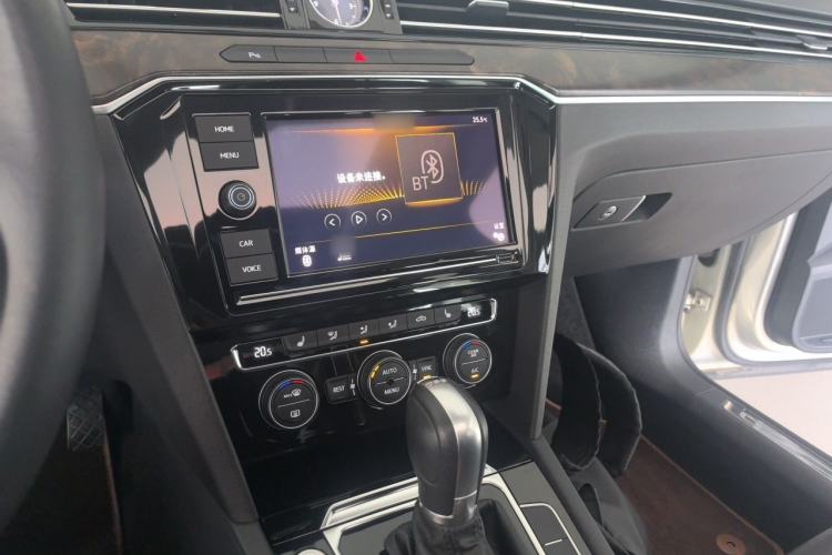 Used Volkswagen Magotan 2019 380TSI DSG Luxury Model China V Standard Audio And AC Panel